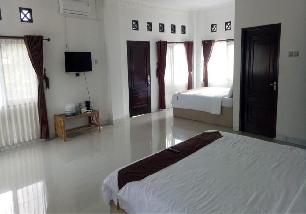 Hotel Pondok Putri Batukaras Rom bilde